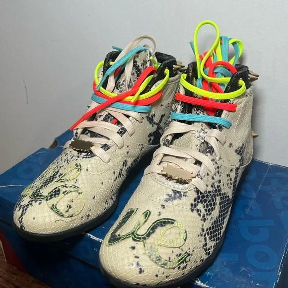 Melody Ehsani x Reebok Love sneaker - Picture 6 of 11